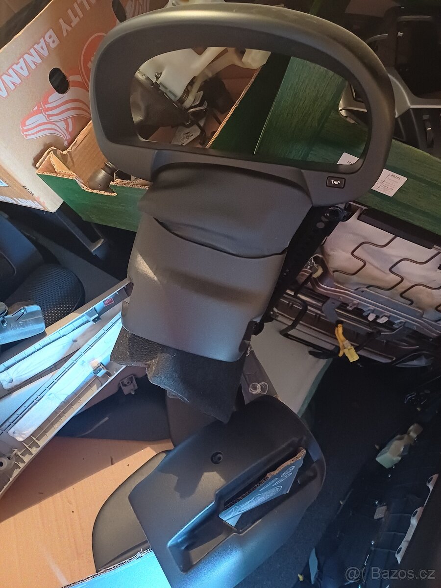 Hyundai i30 combi 2009 dily interiéru okna - 9