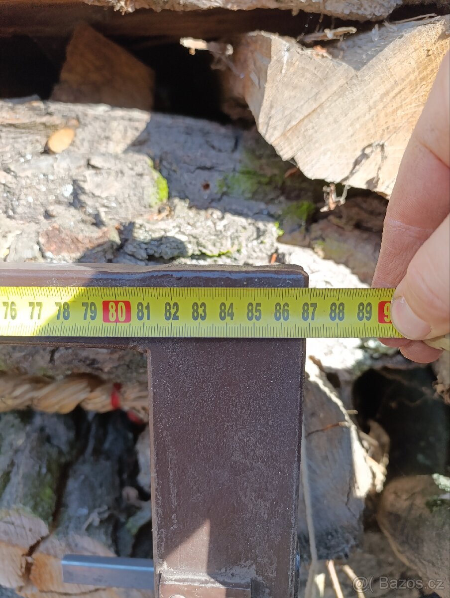 Kovová, dvoukřídlá brána s brankou - 9