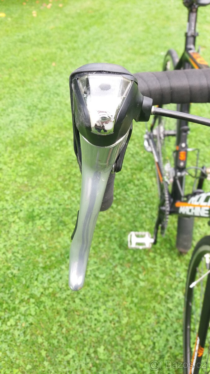 Zachovalé málo používané silniční kolo Rock Machine RaceRide - 9