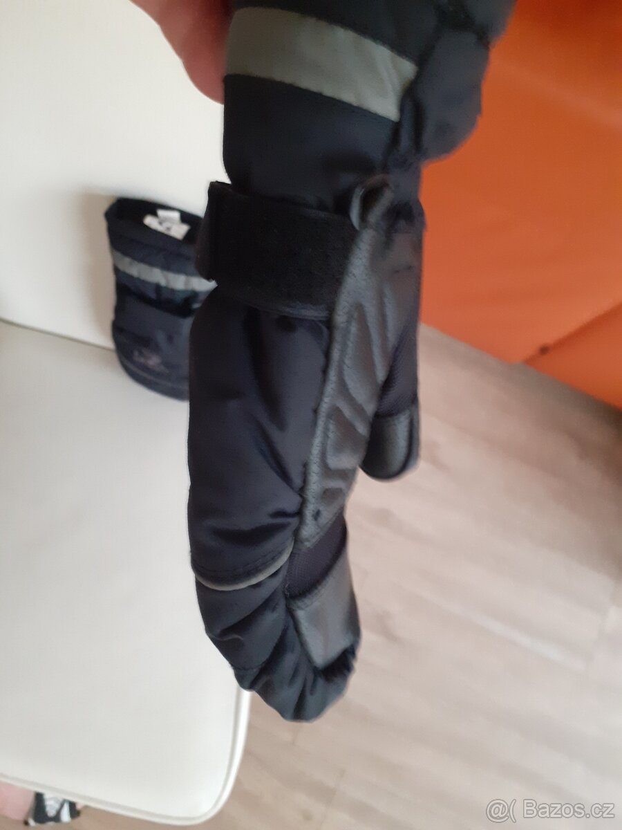 Prodám dětské lyžařské rukavice zn. DIEL, vel. 6,5. - 9