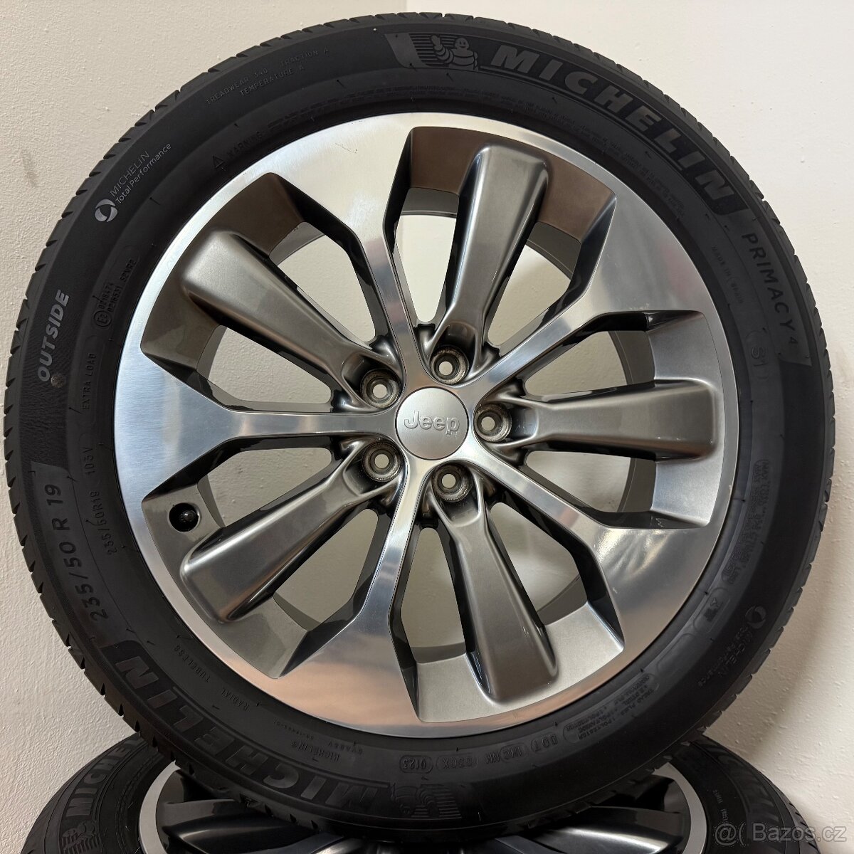 JEEP CHEROKEE 5x110 R19 ET41+LETNÍ 235/50R19 6,5mm - 9