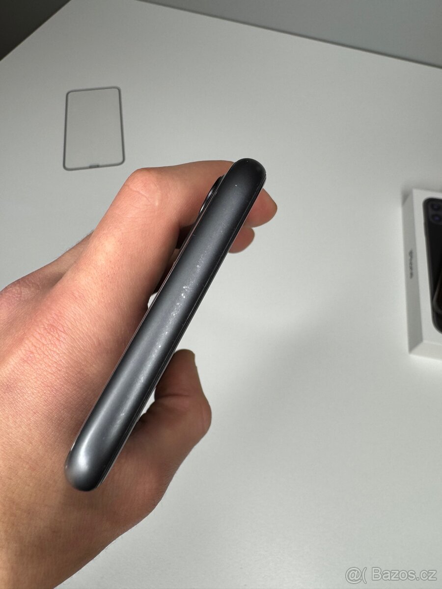 iPhone 11 - 9