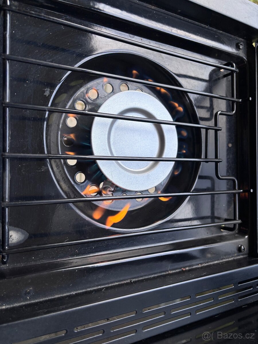 Plynovy gril + 2x plynova bomba + naradi - 9