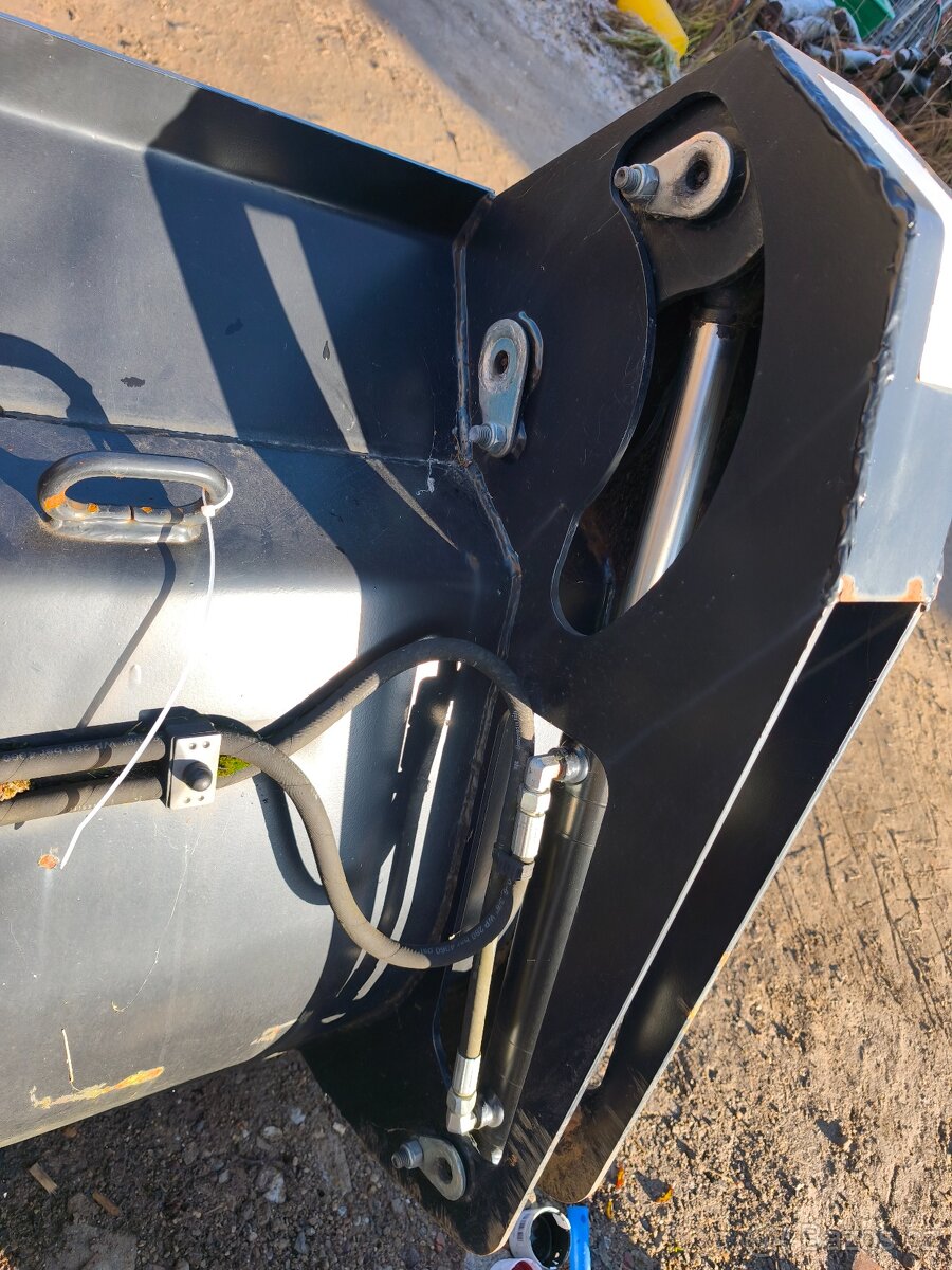 Lopata 4v1 230cm 1,15m3 - 9