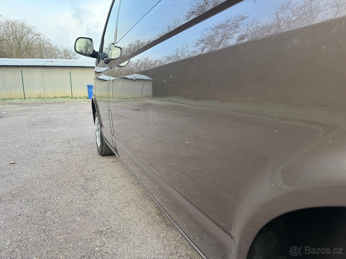 VW Transporter T5.1 Long 6 Míst - 9
