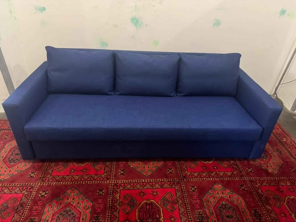 Kvalitní tmave modrá Rozkládací pohovka Ikea zn. Frieheten - 9