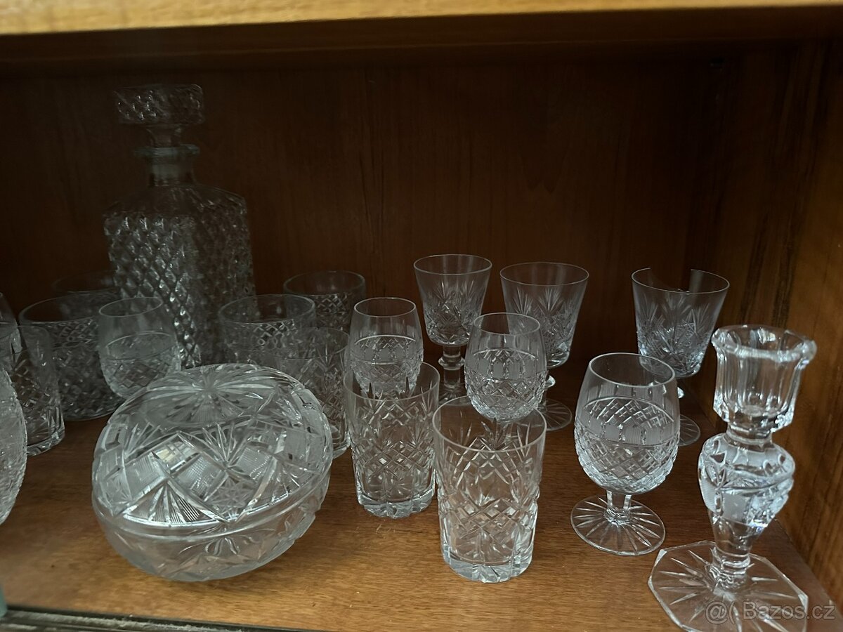 Broušené sklo, celé sady, skleničky, vázy - 9