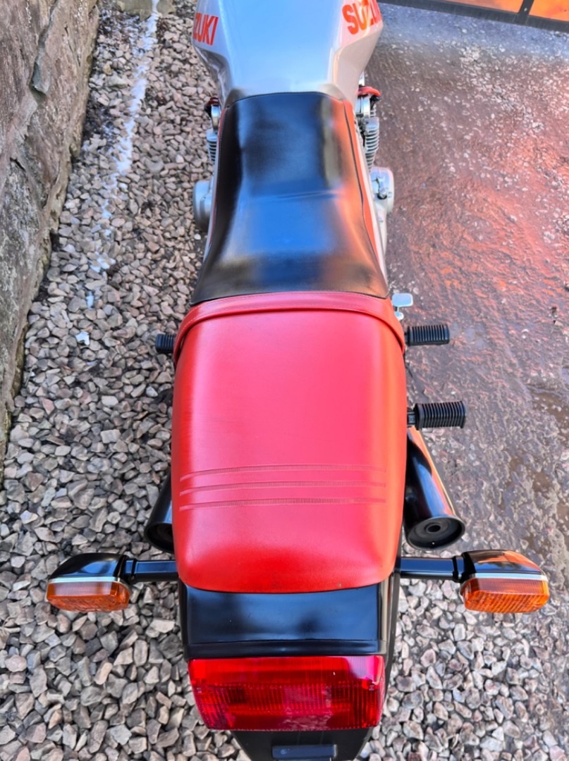 Suzuki Katana 650G - 9