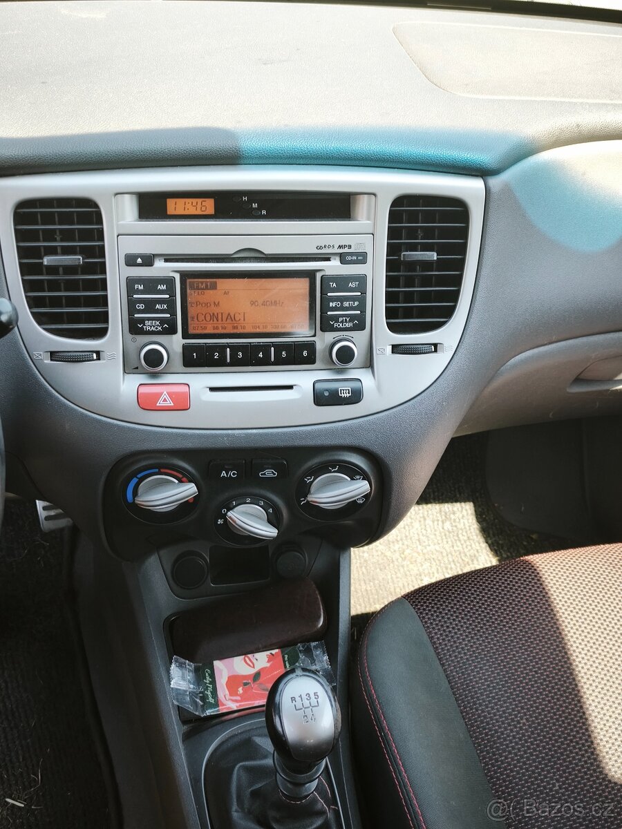KIA RIO 1.4 - 9