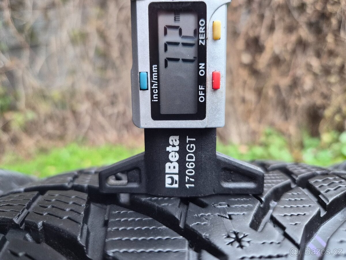 4x Zimní pneu Nokian WR SNOWPROOF P - 235/45 R18 XL - 90% - 9