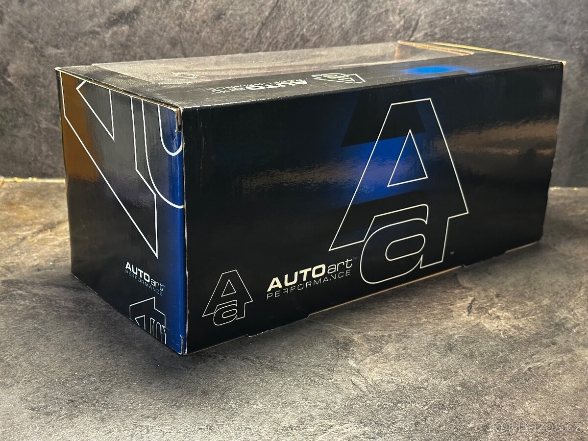 Holden Commodore VT2 Clubsport R8 Autoart - 9