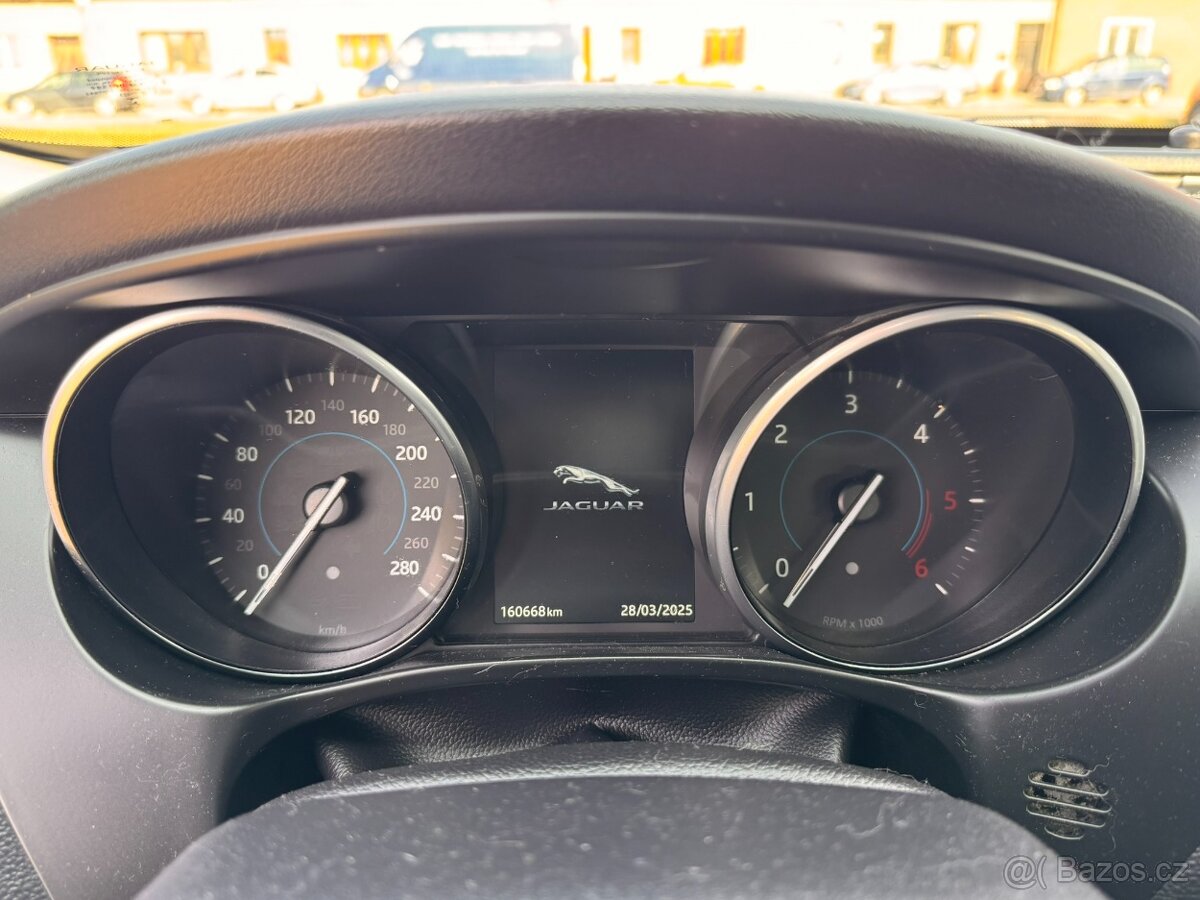 Prodám Jaguar XE 2.0D 132kw Max výbava HSE - Motor K.O. - 9