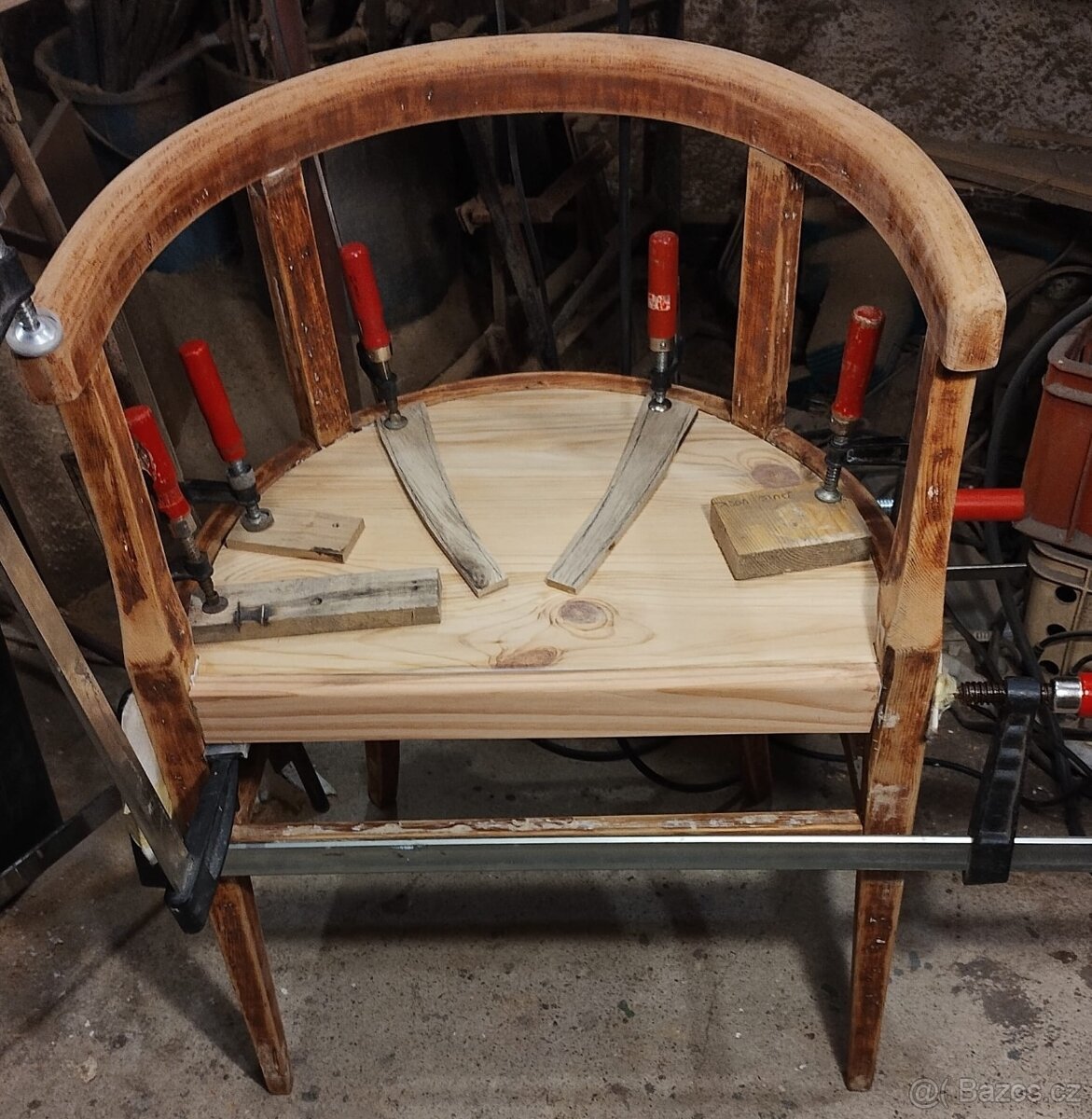 Celodřevěná židle - 9