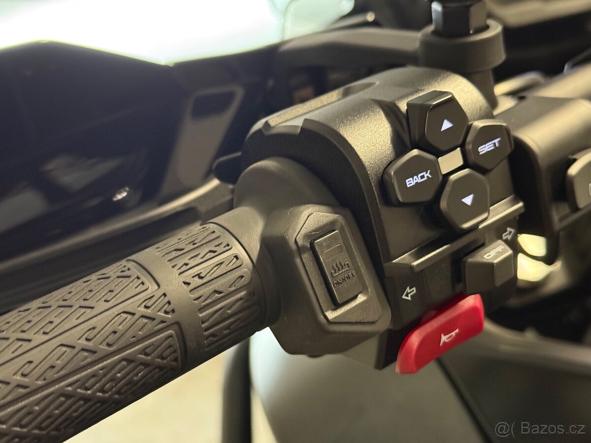 CF MOTO 700MT - 9