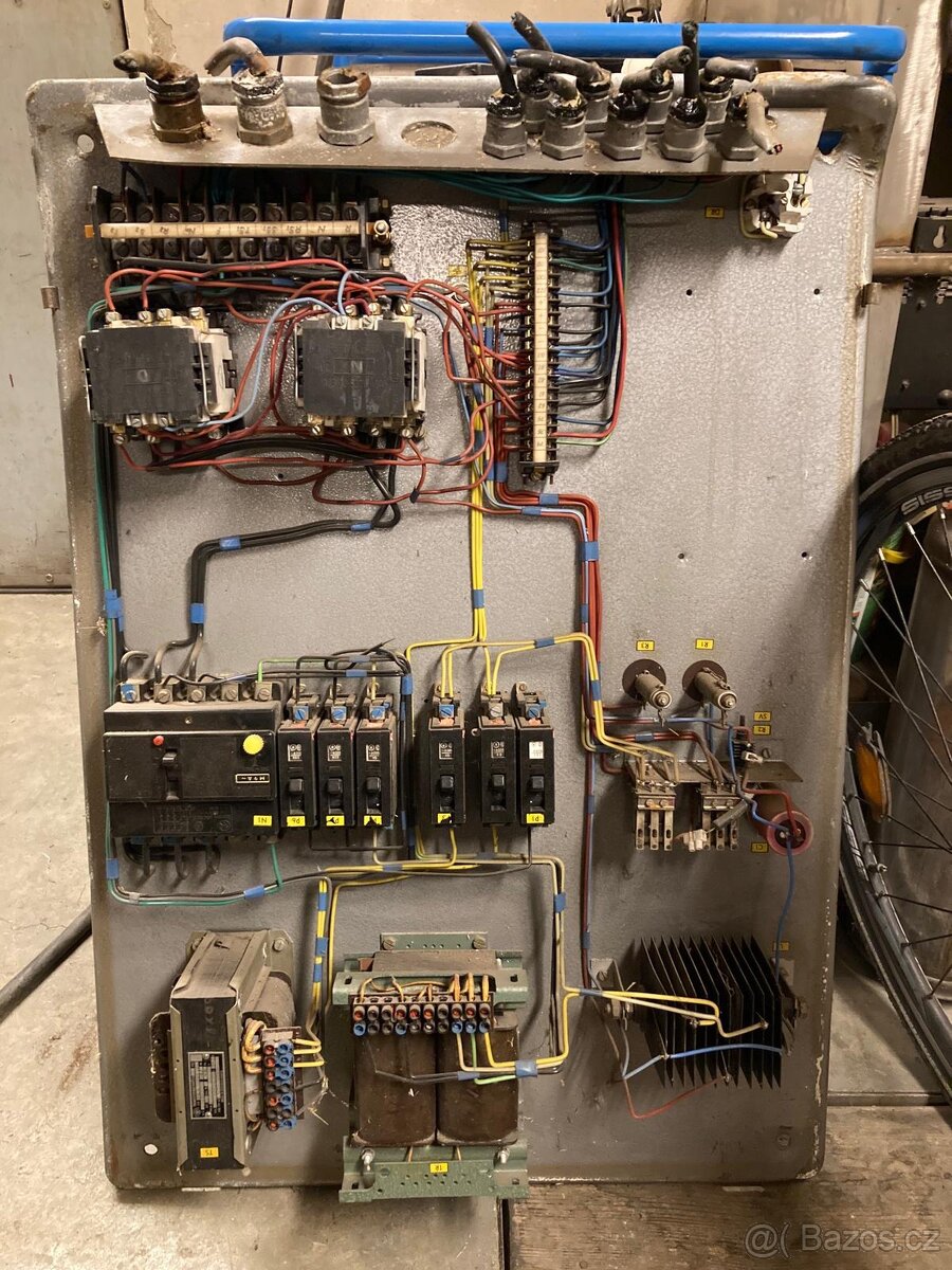 Prodám elektromotor s převodovkou a brzdou. - 9