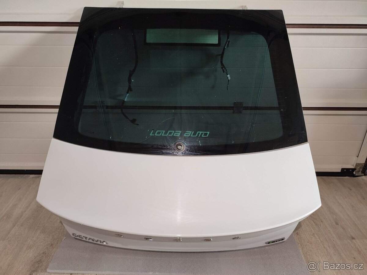 Škoda Octavia IV-dveře boční PP, PZ, kufrové, zadní nár - 9