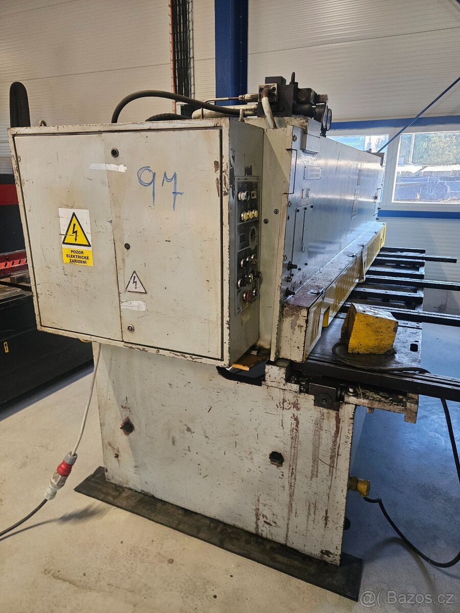 Hydraulické tabulové nůžky CNTA 3150/6,3 - 9