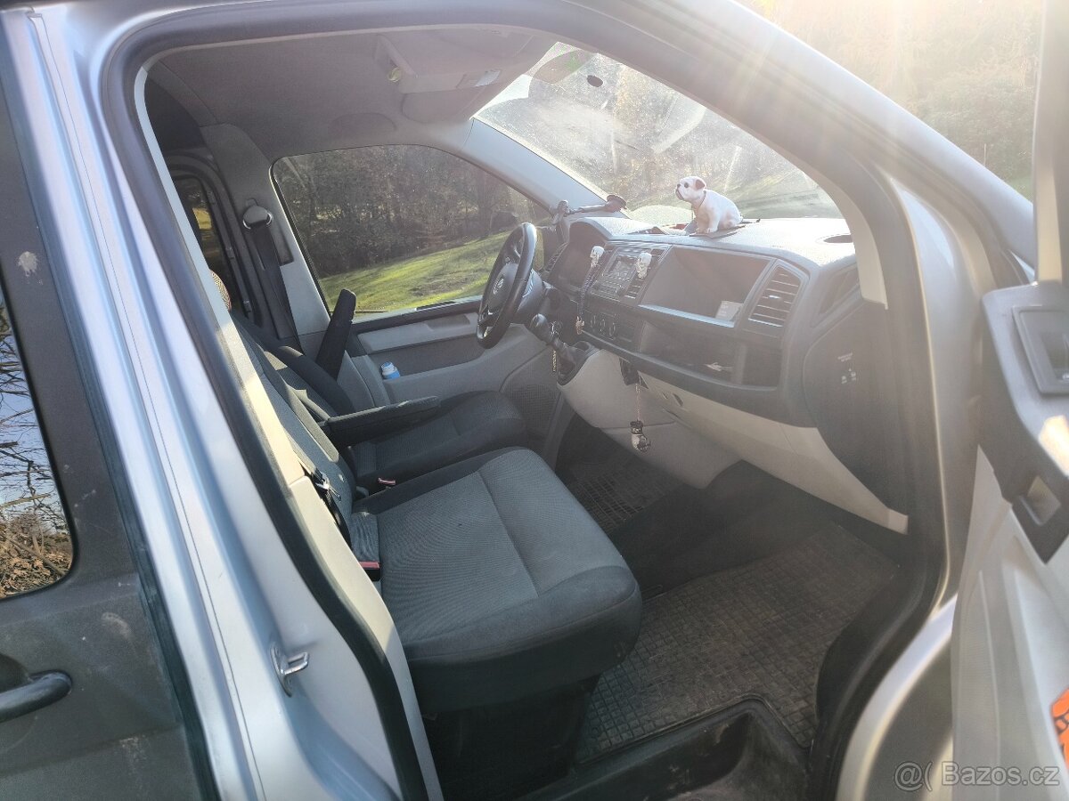 VW transportér T6 2.0 110kw 6mist Long ČR - 9