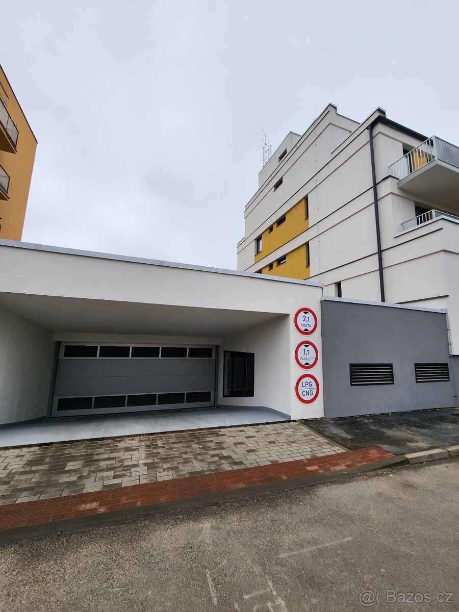 Pronájem bytu1+kk - 9