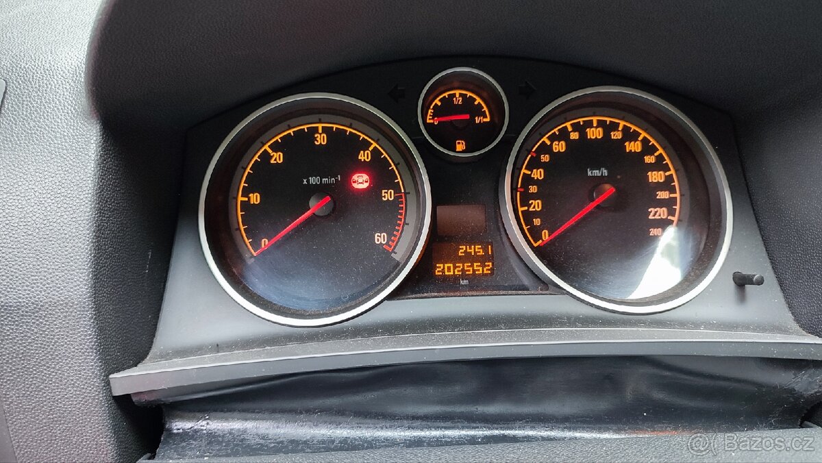 Opel Zafira 1,9CDT ,110kW, automat, 7 míst - 9