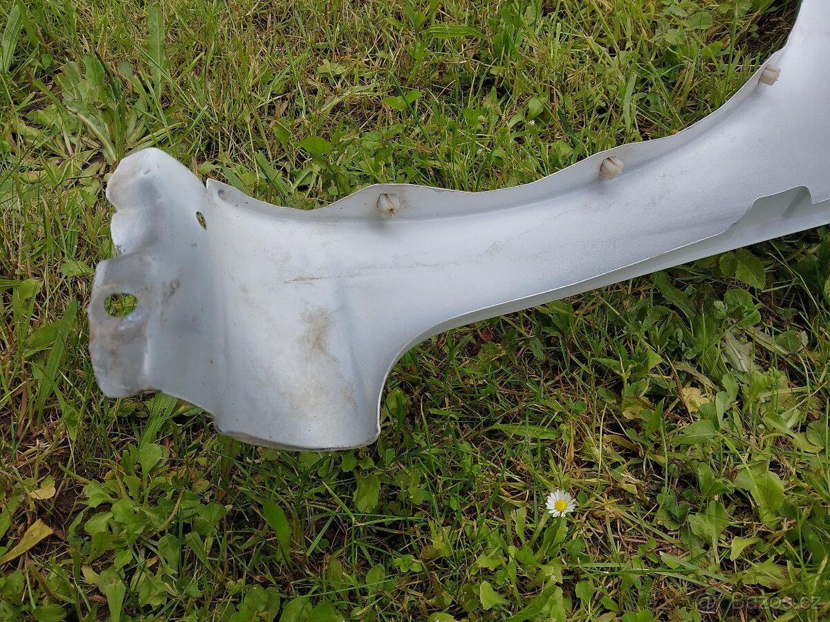 Nissan NV200 : Blatník bílý pravý - 9