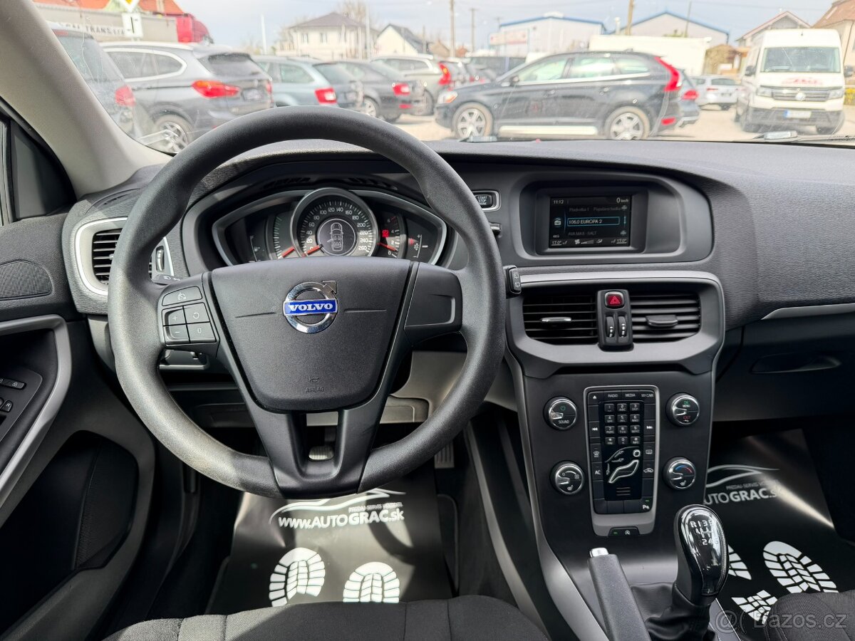 Volvo V40 D2 Momentum - 9