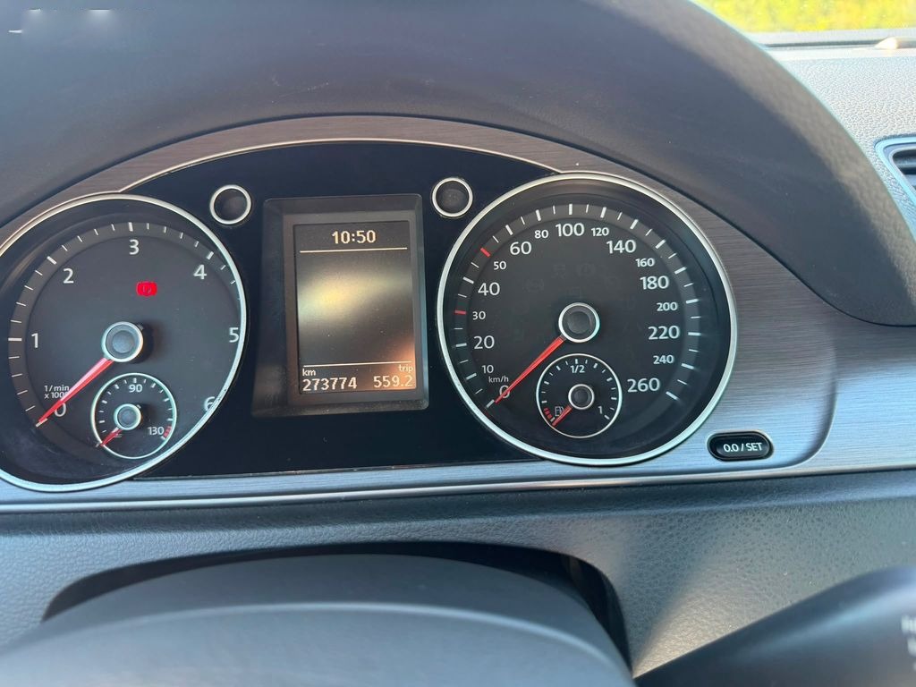 VOLKSWAGEN PASSAT 103KW - 9