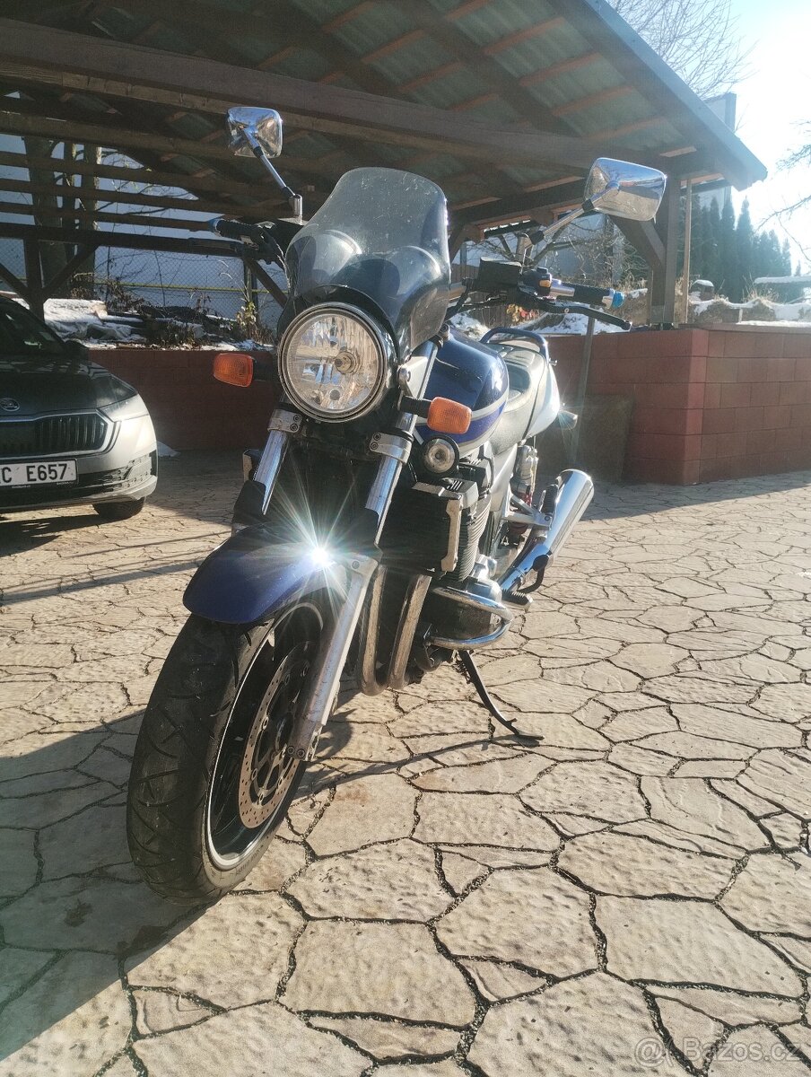 Suzuki GSX 1400 - 9