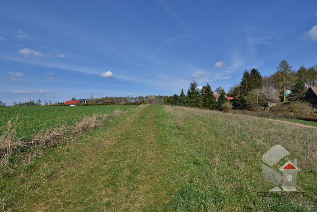 Nabízíme na prodej stavební pozemek v rekreační oblasti obce - 9