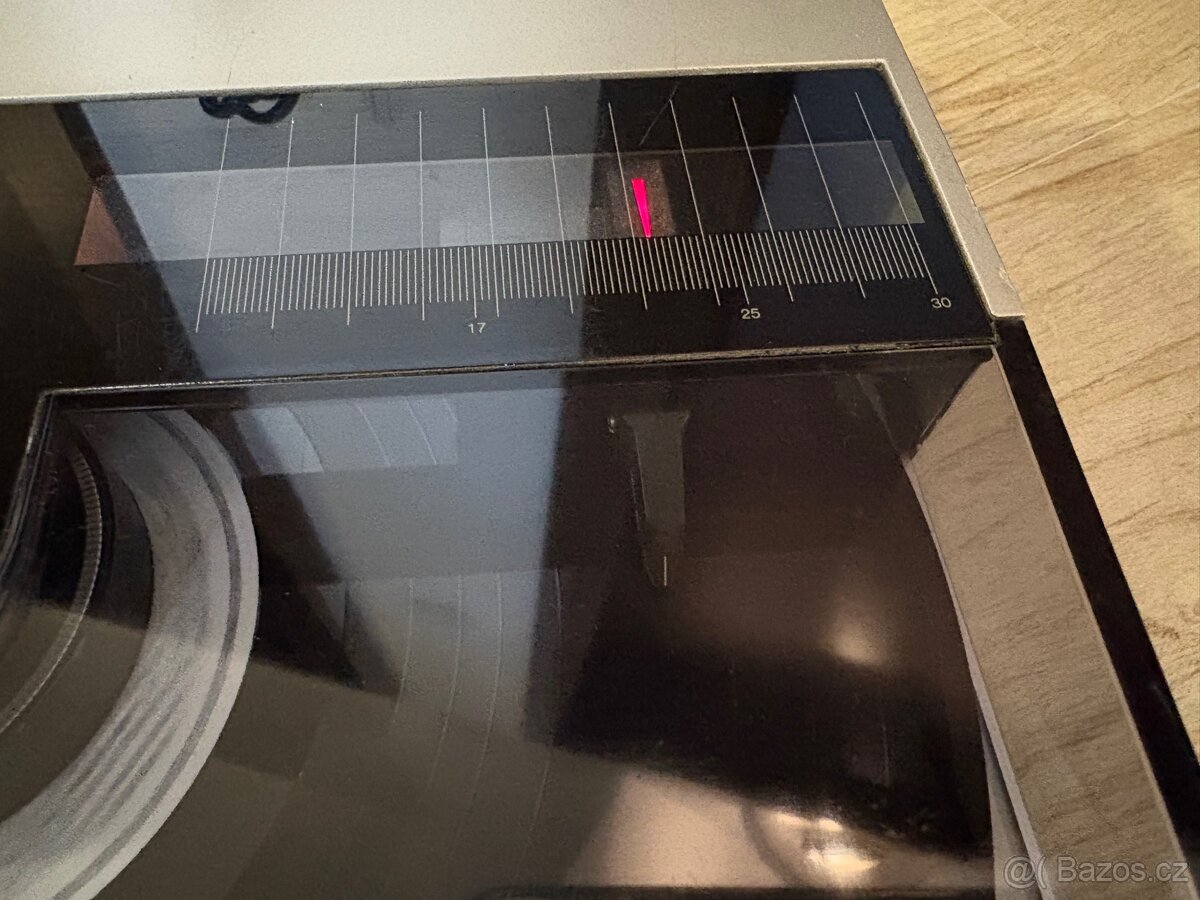 Tangenciální gramofon Technics SL-7 plný automat - 9