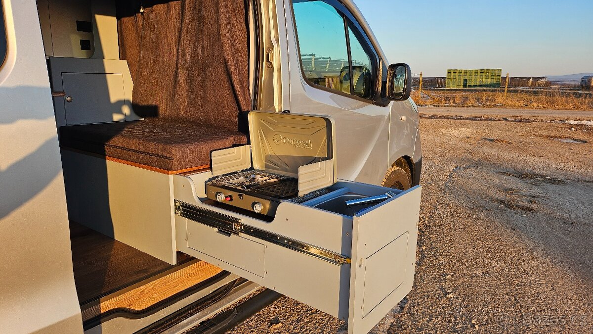 Prodám obytný Renault Trafic 1.6 dci (85kW) - 9