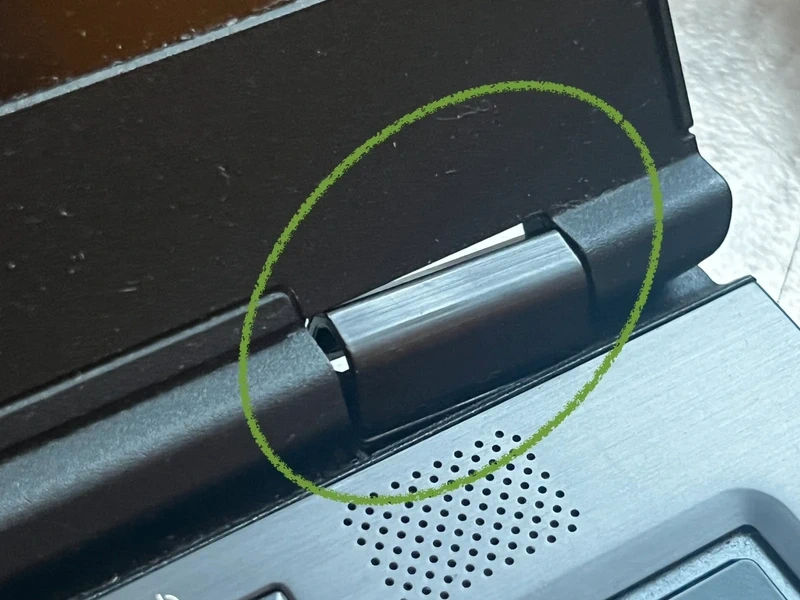 Fujitsu Lifebook U747, černý 14’ - 9