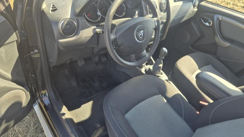 Prodám Dacia Duster 1.6I 84KW - 4X4 - 9