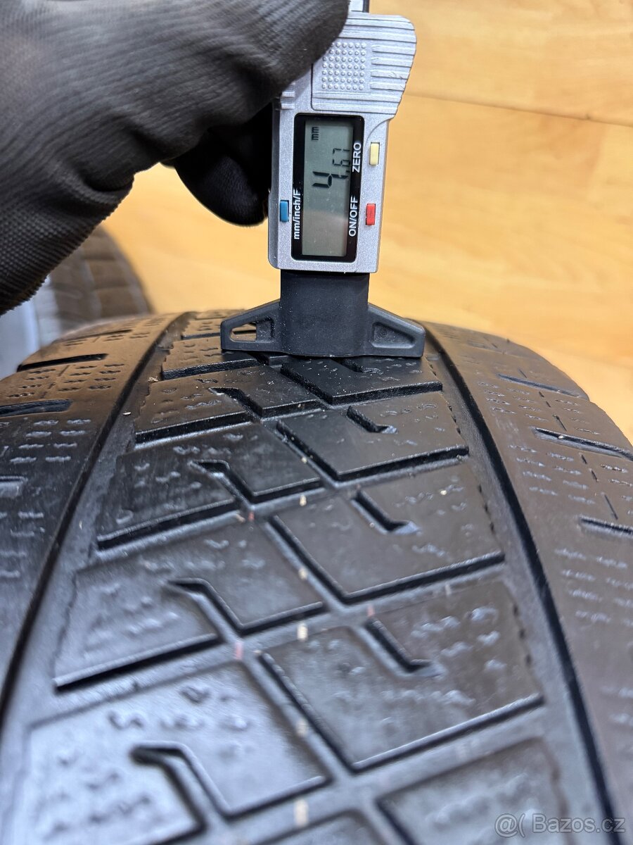 Zimní pneu 215/65/16C - 9