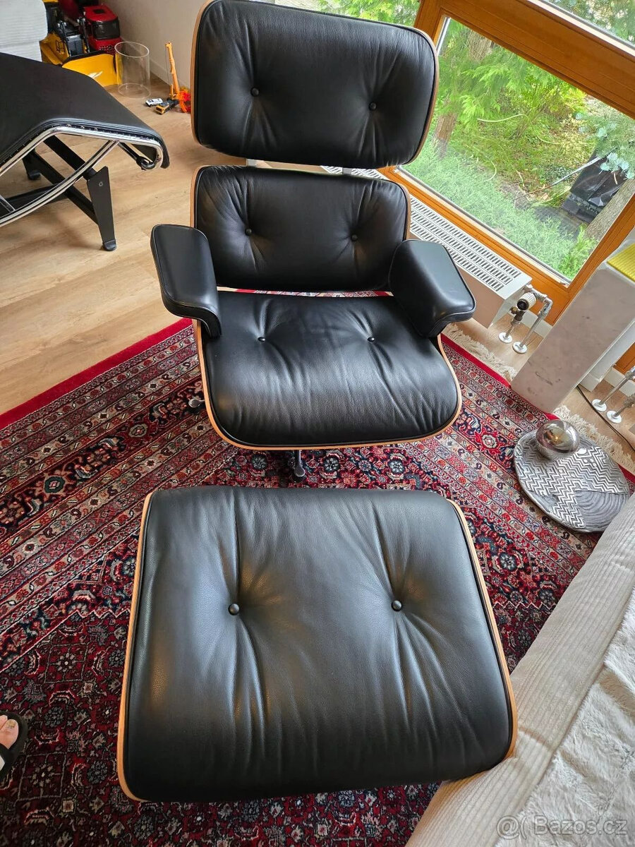Křeslo a taburetka Vitra Eames - 9