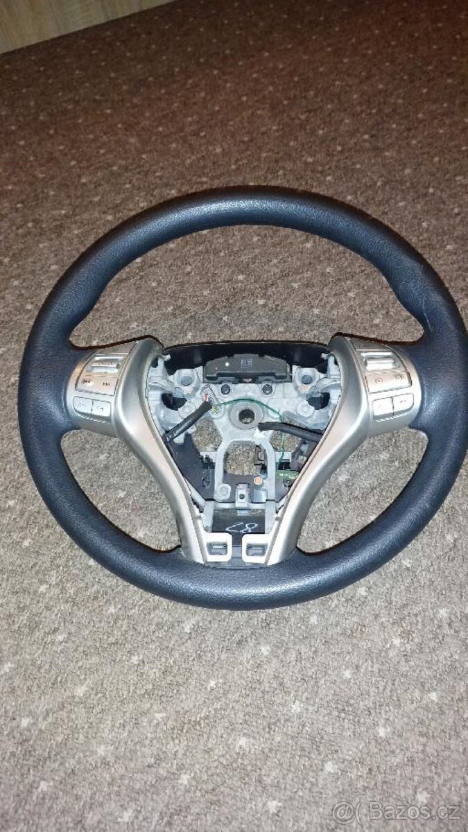 Sedačky,dveře aj. díly Nissan Navara D23 / NP300 Alaskan - 9