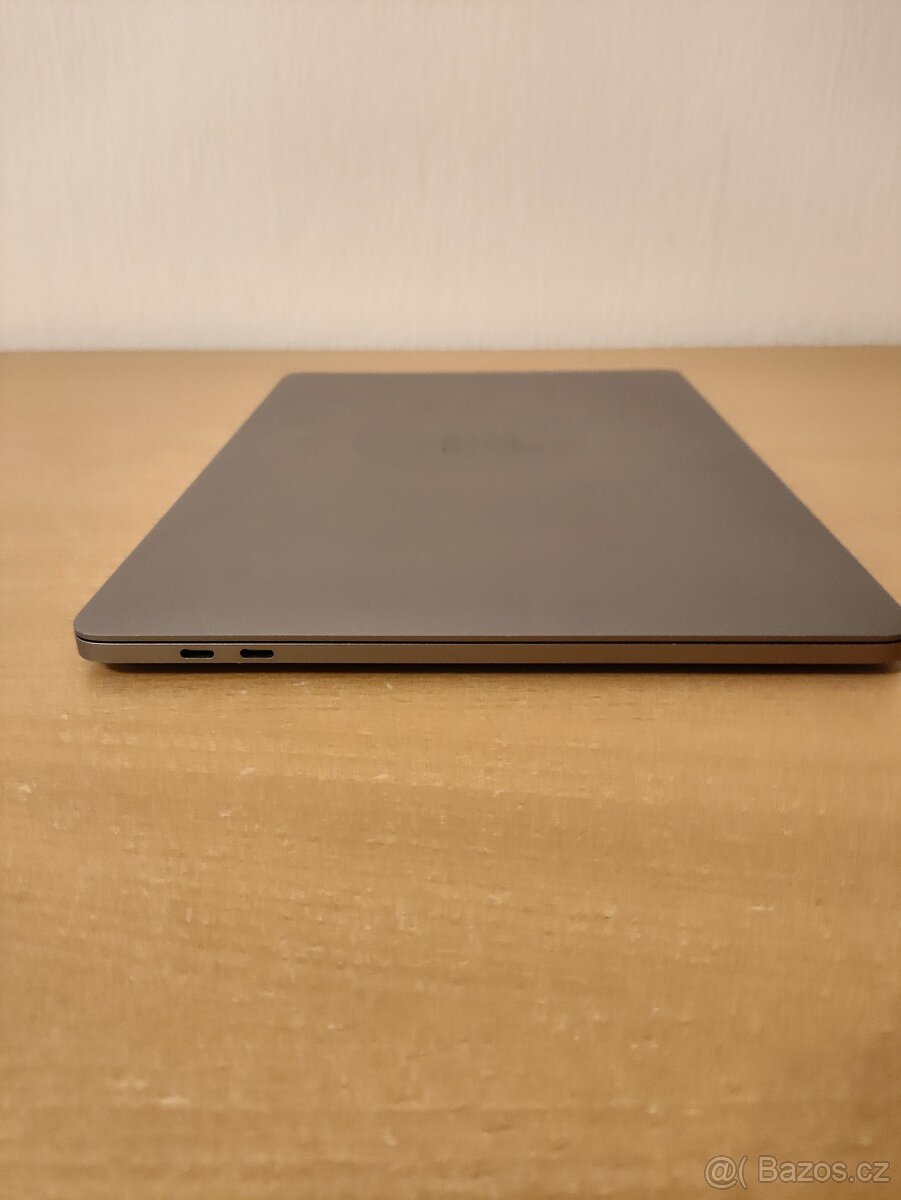 Apple MacBook Pro 2018 – i5 | 8GB | 512GB - 9