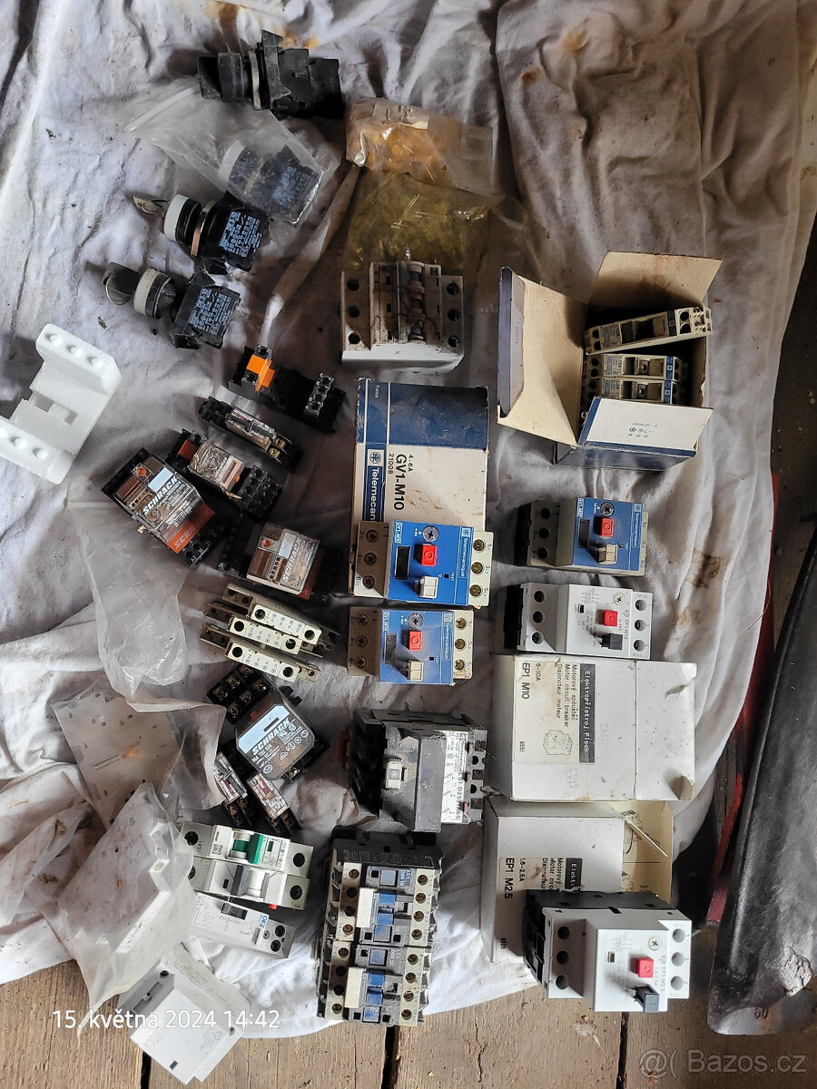 zásuvky,zástrčky,vypinače,přepinače,stykače - 9