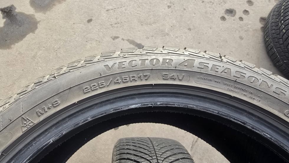 Celoroční pneu 225/45/17 Good Year - 9