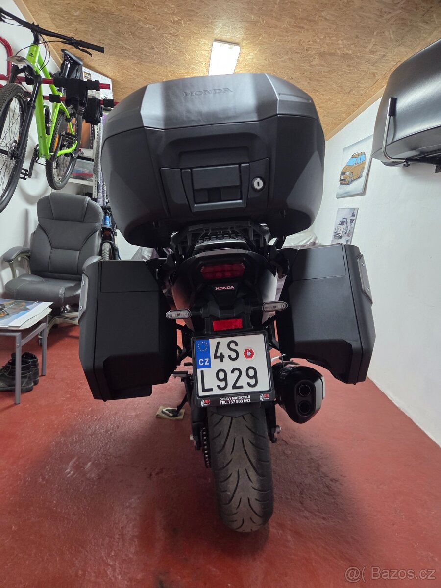 Honda NT1100A - 9