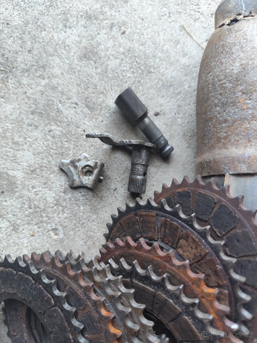 Úklid garáže Jawa dily - 9