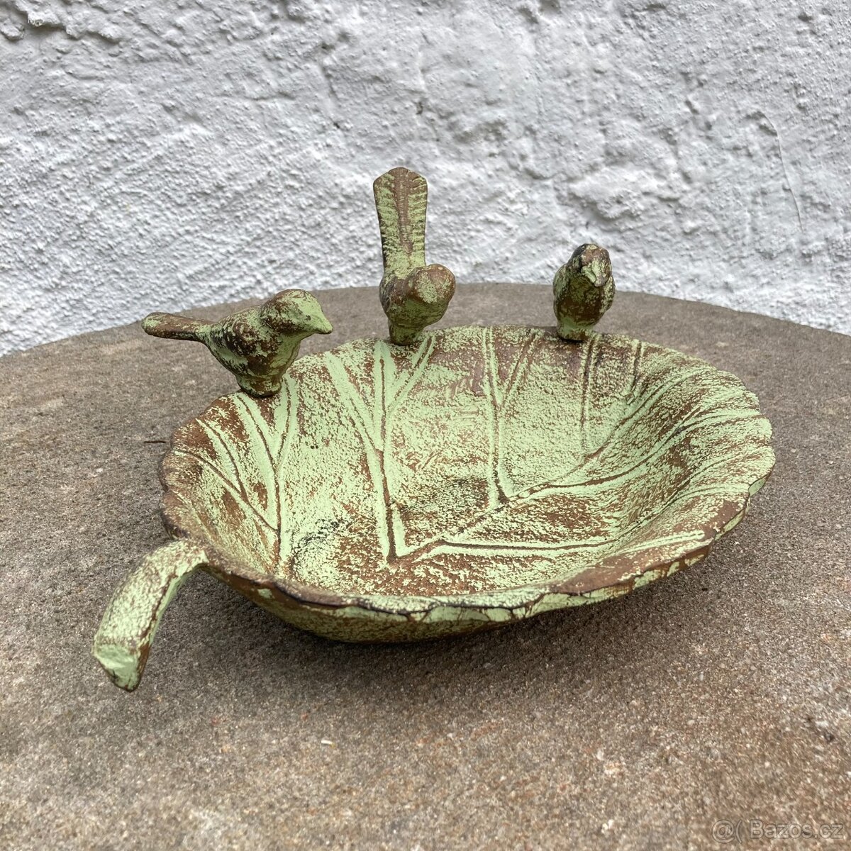 Zahradní litinové pítko pro ptáky ve tvaru listu - krmítko - 9