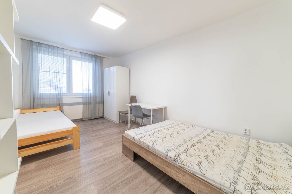 Dům 7+2 | 200m2 | Zlín-Podhoří - 9