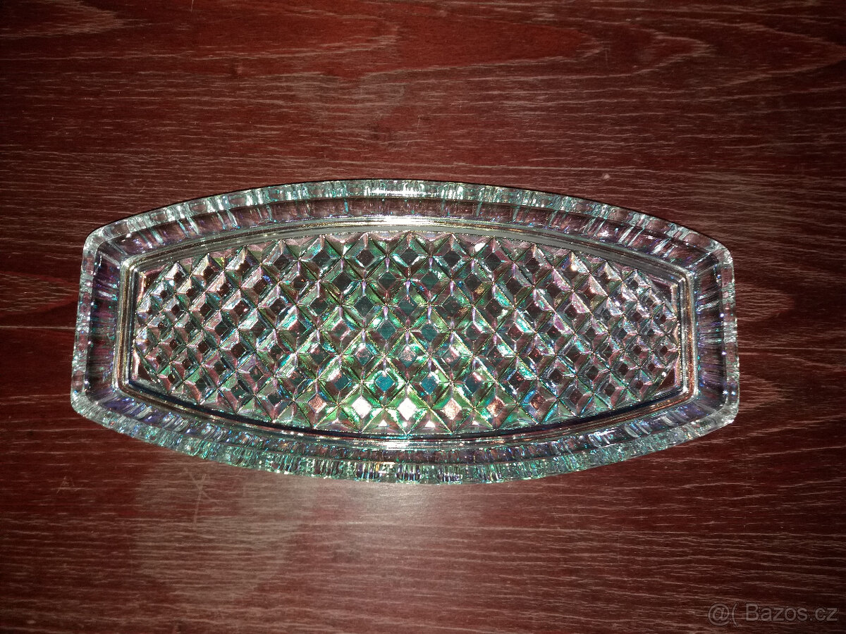 Hrníčky s podšálkem, polévková mísa, talíře a další - 9