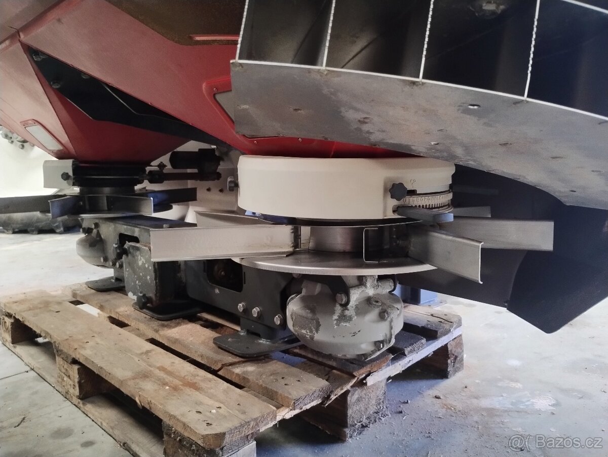 Rozmetadlo hnojiv VICON RO-XL - 9