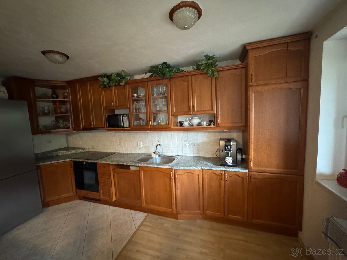 Kuchyňská linka s barem - 9