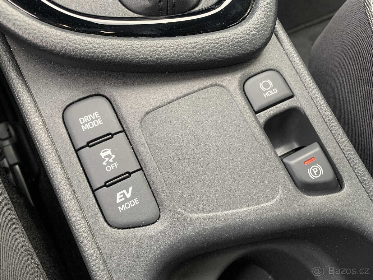 Toyota Yaris 1.5 HYBRID 96 kW 1.MAJITEL r.v. 2024 DPH - 9