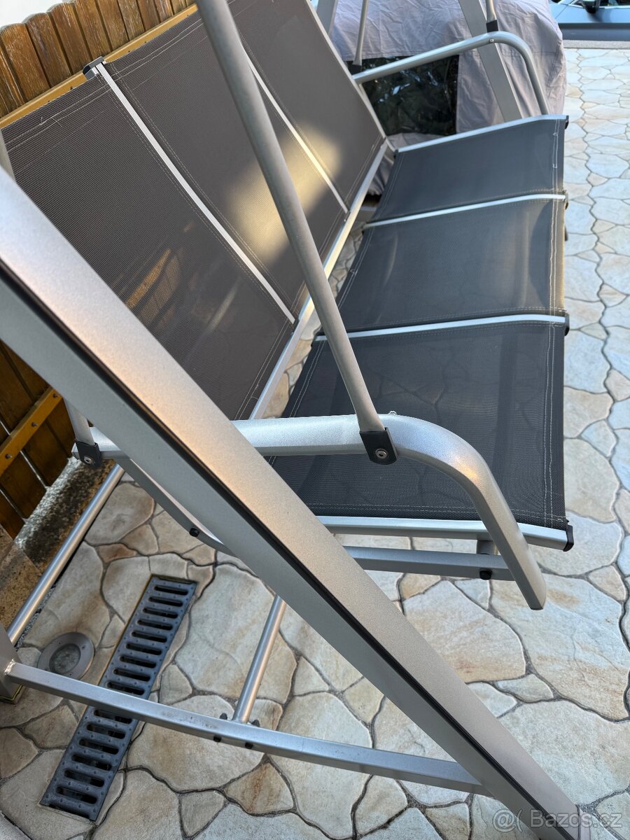 Zahradní houpačka pro 3osoby MWH - čalounění perfektní, Brno - 9