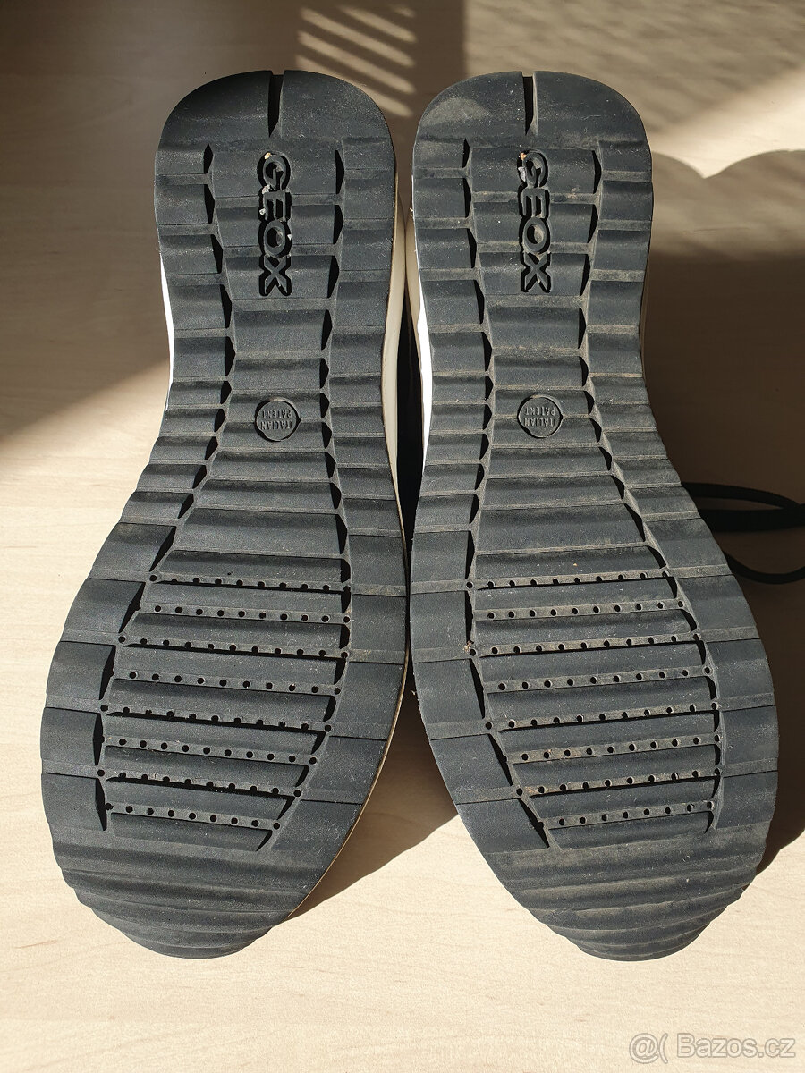 DÍVČÍ BOTY TENISKY GEOX RESPIRA VEL 36 ČERNÉ S TŘPYTKAMI - 9