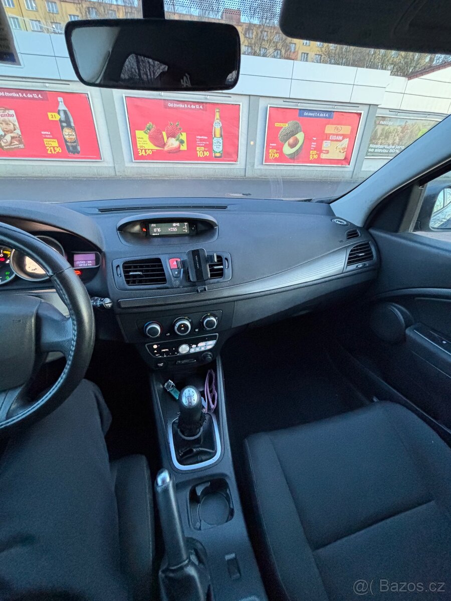 Renault Mégane 1.6-74KW - 9
